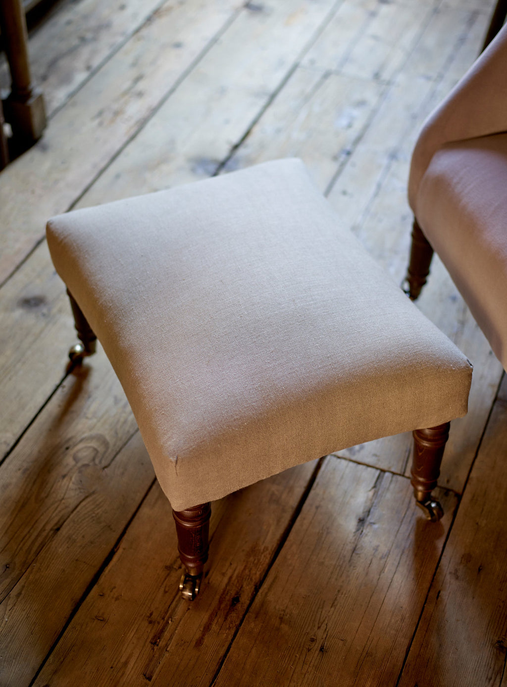 Repose-pieds Edmund, petit, motif à rayures taupe Heritage