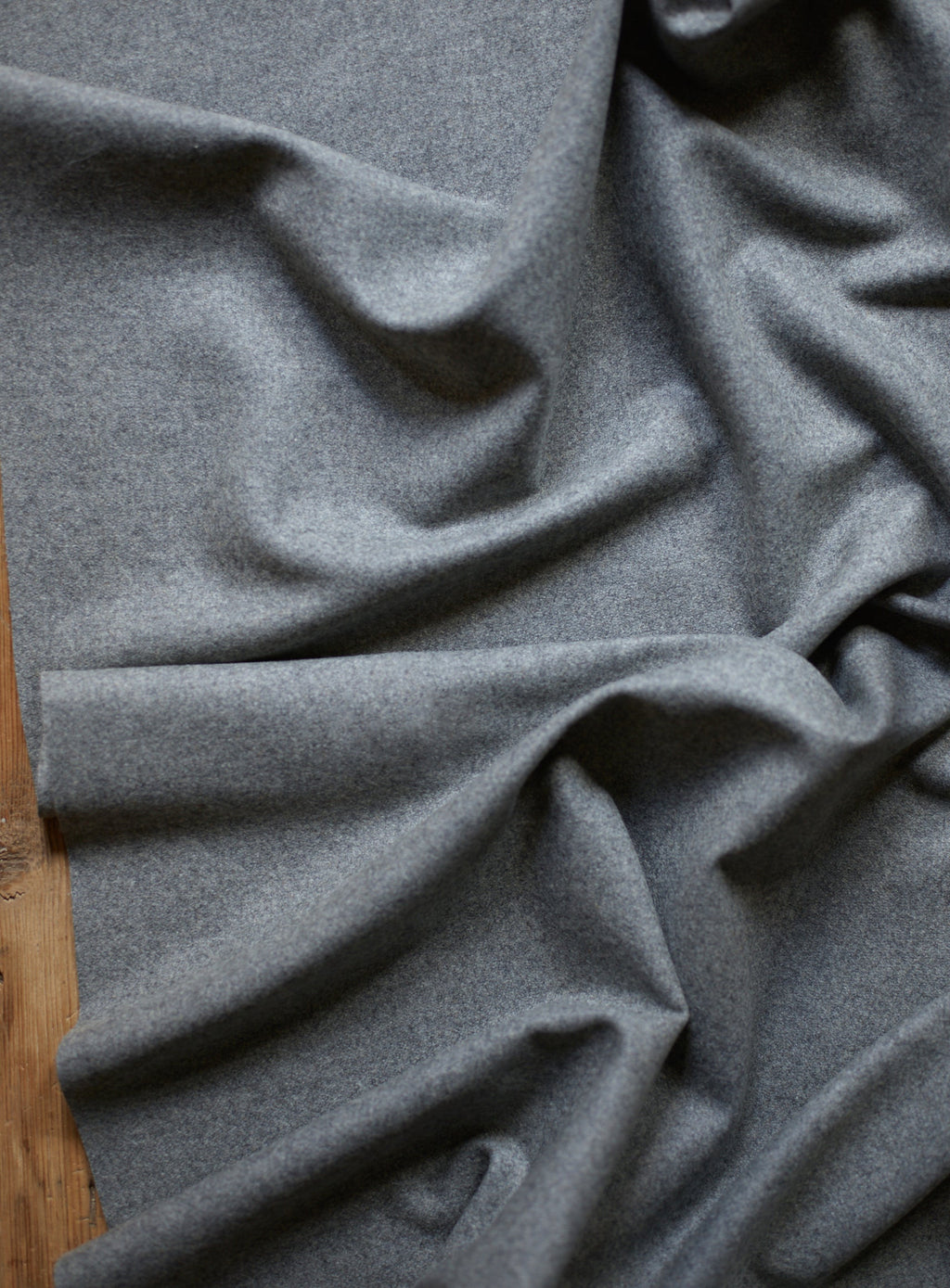 Fauteuil à oreilles Bromley, laine grise