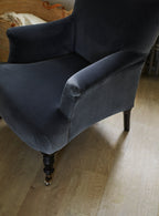Fauteuil Finley, velours gris ardoise (pieds noirs)