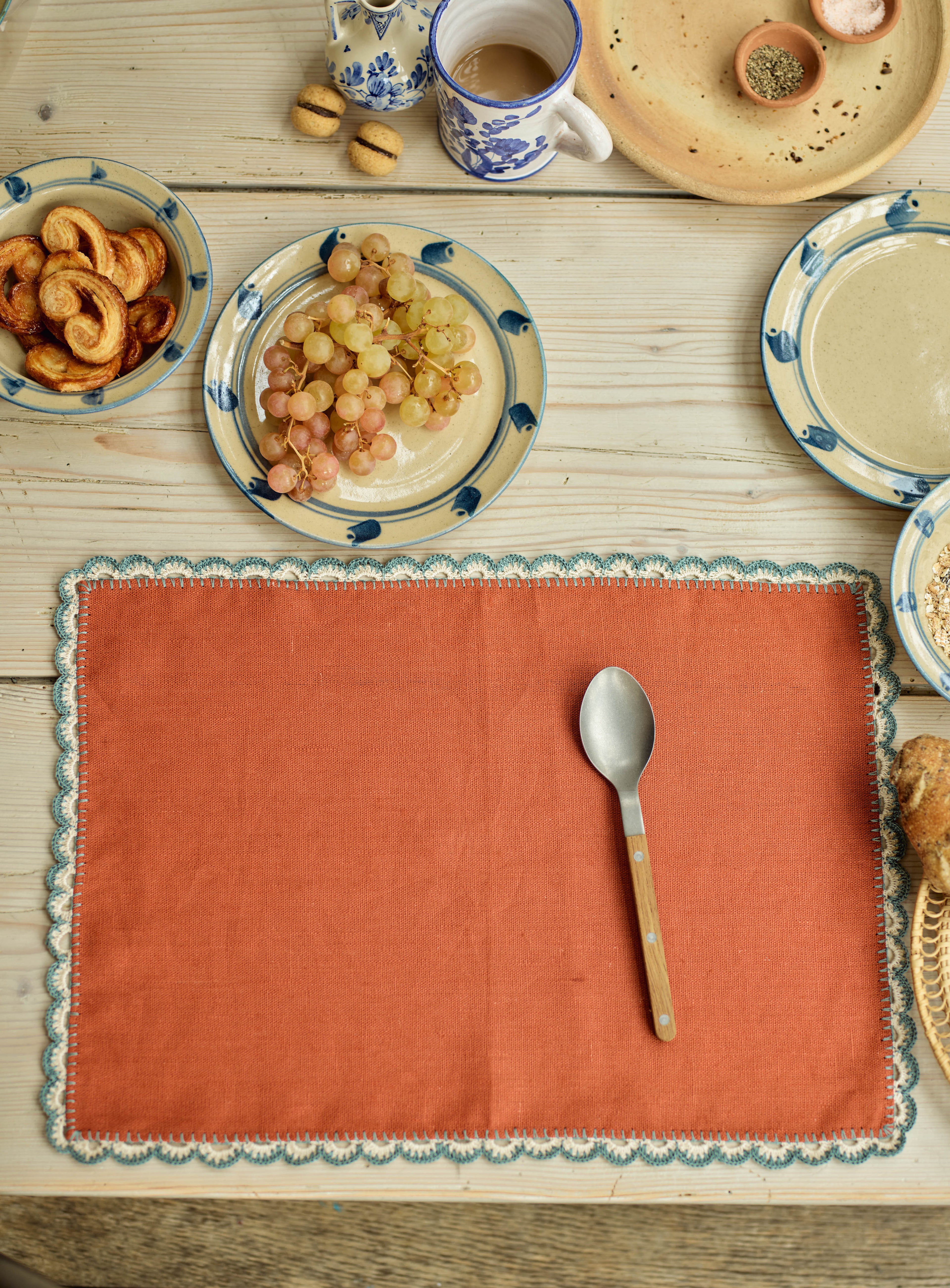 Set de table en lin à bordure crochetée, lot de deux
