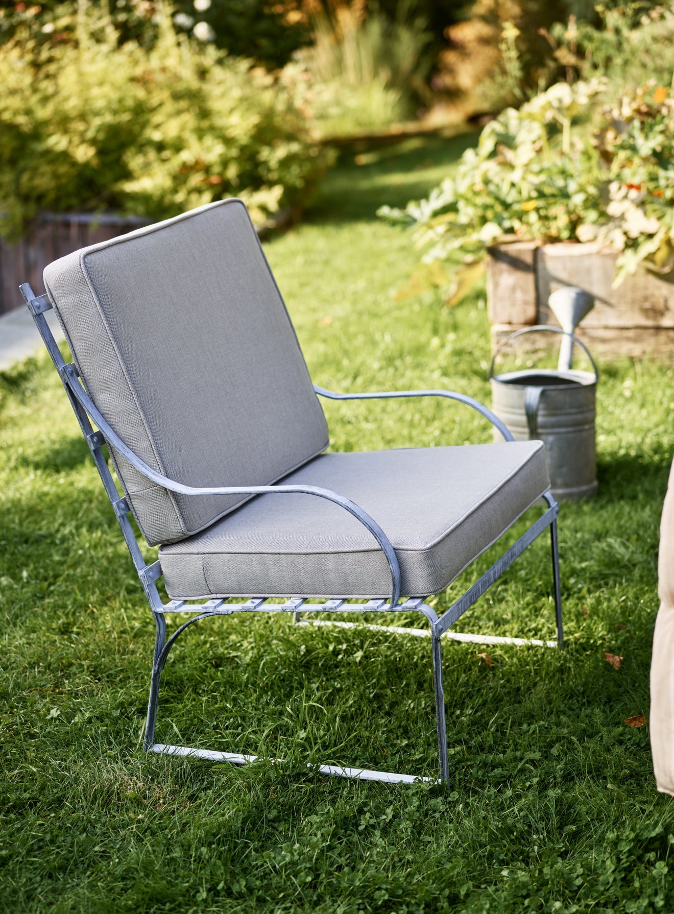 Coussin de mobilier de jardin Sudbury, rayures bleu marine